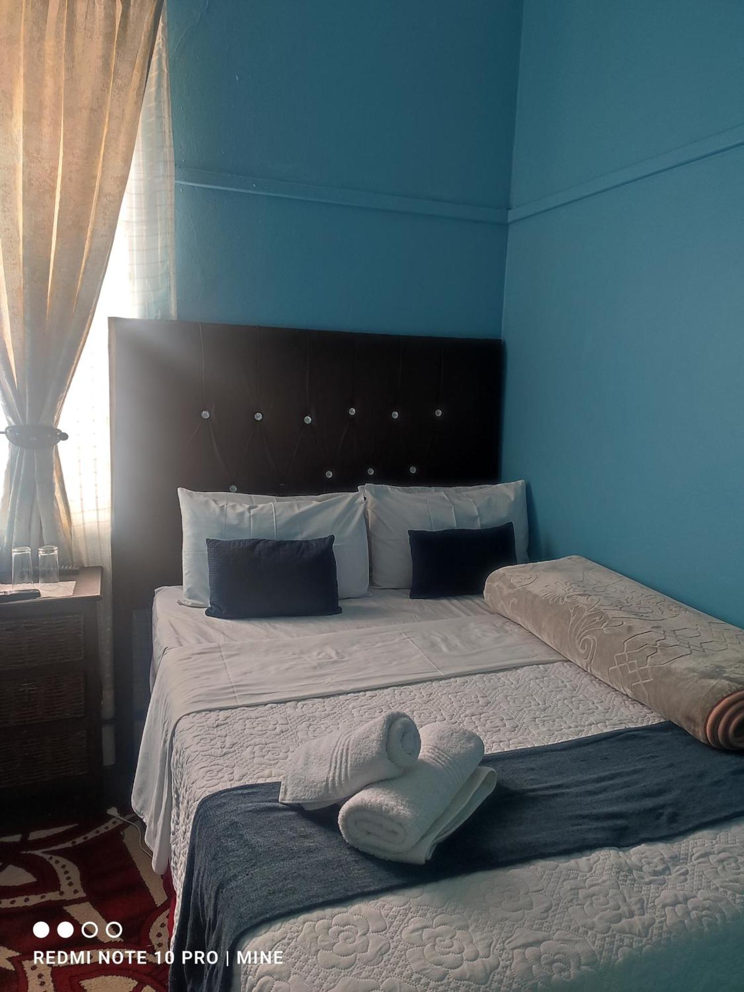 The Croc Guest House Спрингс Екстериор снимка