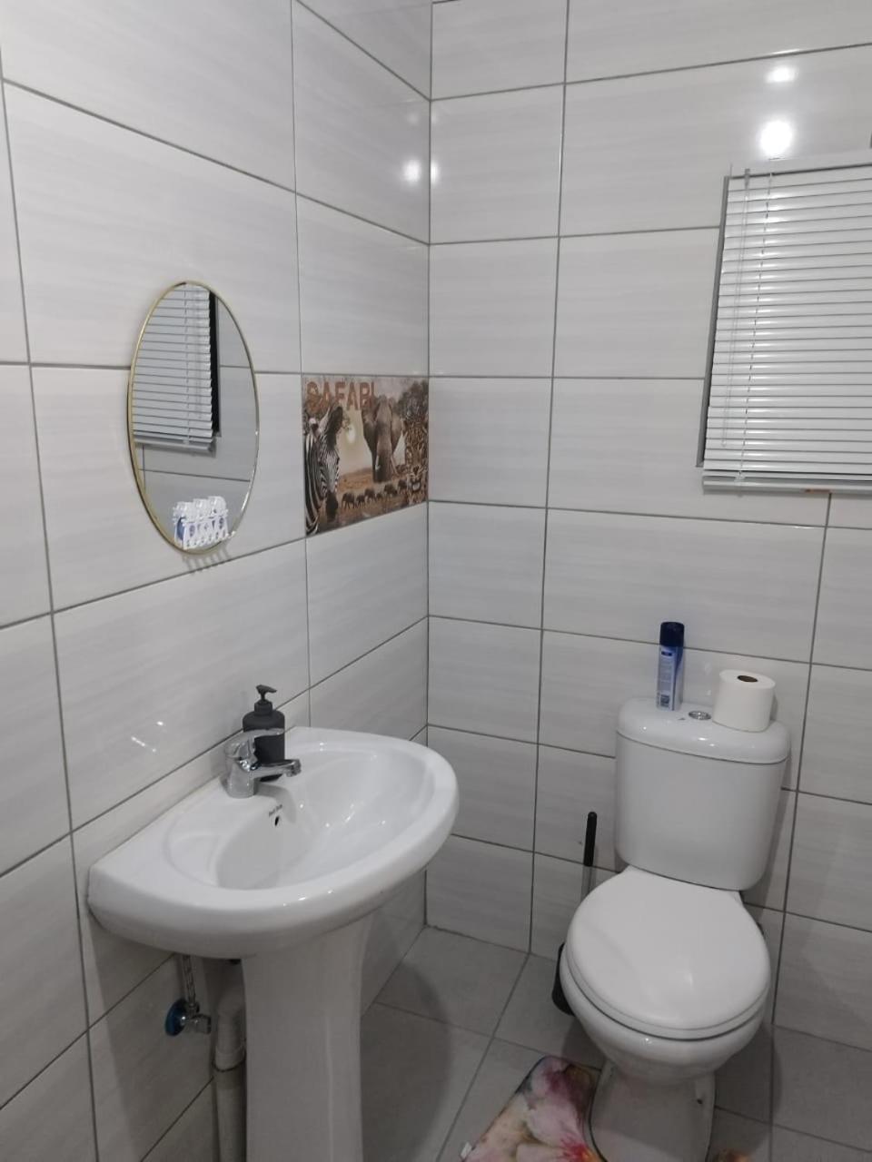 The Croc Guest House Спрингс Екстериор снимка